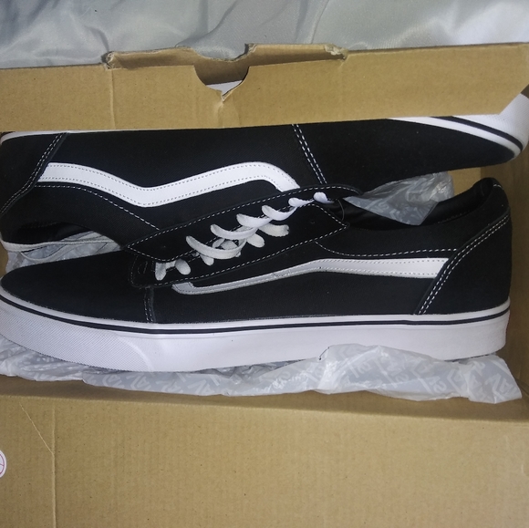 Mens vans - Picture 2 of 6